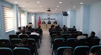 Kars'ta Üreticilere Buğdaygil Yem Bitkileri Yetiştiriciliği Sertifikası Verildi