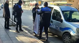 Afyonkarahisar'da AK Parti İl Başkanlığından, parti duyuru afişlerinin zabıtalarca toplanmasına tepki