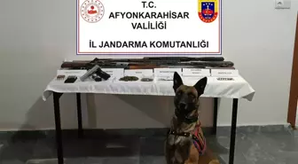 Afyonkarahisar'da Uyuşturucu Operasyonunda 3 Gözaltı