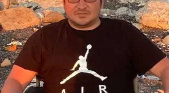 Bartın Üniversitesi Çalışanı Oğuz Karamanoğlu Balkondan Düşerek Hayatını Kaybetti