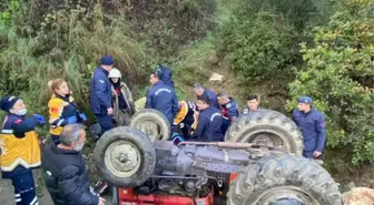 İzmir'in Tire İlçesinde Traktör Devrildi: 4 Yaralı