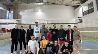 Çukurova Efes Spor Kulübü yetişkin voleybolu etkinlikleri düzenlemeye başladı