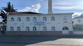 Eskişehir'de caminin duvarına 'Bence affeder, gel konuş istersen' yazılı pankart asıldı