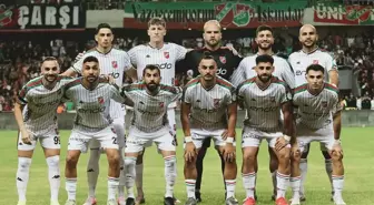 Karşıyaka, Bursaspor'u Yenerek İlk Mağlubiyeti Yaşatmayı Hedefliyor