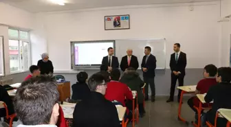 Kaymakam Demirer, Mesleki ve Teknik Anadolu Lisesini Ziyaret Etti