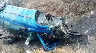 Saraydüzü'nde Şarampole Devrilen Otomobilde İki Yaralı