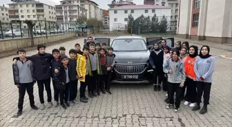 Bingöl'de Öğrenciler Yerli Malı Haftası'nda Togg ile Tanıştı