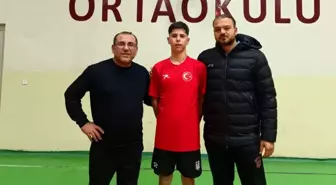 Elazığlı Hentbolcu Selim Zekeriya Özdemir, Beşiktaş'a Transfer Oldu