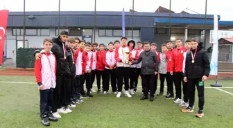 Düzce'de Okul Sporları Futbol Müsabakalarında Şampiyon Düzce Spor Lisesi