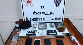 Sinop'ta Uyuşturucu ve Kesici Alet Ele Geçirildi, 3 Şüpheli Tutuklandı