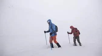 Tunceli'de Dağcılar Karla Kaplı Zirveleri Keşfediyor