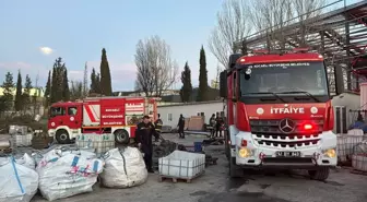 Kocaeli'nin Gebze İlçesindeki Döküm Fabrikasında Yangın Çıktı