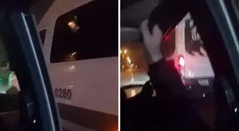 Kocaeli'nde üç servis aracı trafikte çocuklu aileye dehşeti yaşattı