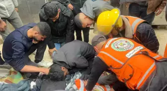 İsrail'in Gazze Saldırısında Al Jazeera Kameramanı ve 5 Sivil Savunma Personeli Hayatını Kaybetti