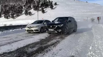 Ardahan'da Yoğun Kar Ulaşımı Aksattı