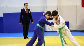 Çift Kişilik Başarı: Rahşan Tuncer, Judo Hakemliği ve Restoran İşletmeciliğiyle İlham Veriyor