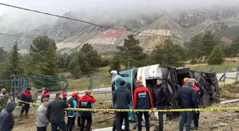 Isparta'da Yolcu Otobüsü Devrildi: 1 Ölü, 24 Yaralı