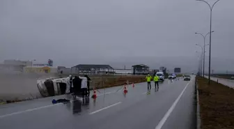 Karapınar'da Kimyasal Madde Taşıyan Tanker Devrildi, Sürücü Hayatını Kaybetti