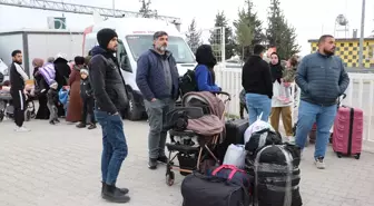 Suriye'den Türkiye'ye Sığınanlar Ülkelerine Dönmeye Başladı