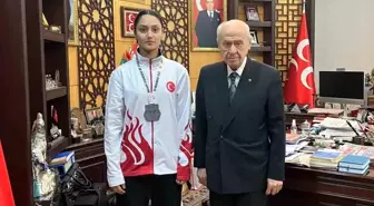 Devlet Bahçeli, Genç Sporcu Buğlem Doğan'ı Tebrik Etti