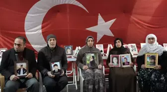 Diyarbakır Anneleri Evlatlarına Kavuşmak İçin Eylemlerini Sürdürüyor