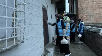 Diyarbakır'da Öğrencilerden İhtiyaç Sahiplerine Sıcak Yemek Yardımı