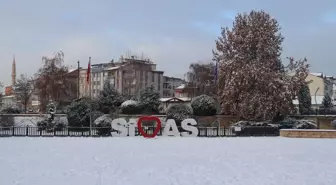 Sivas'taki Hobbit Evleri Karla Beyaza Büründü