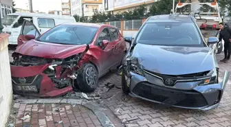 Kocaeli'de Otomobil Kazası: 1'i Çocuk 3 Yaralı