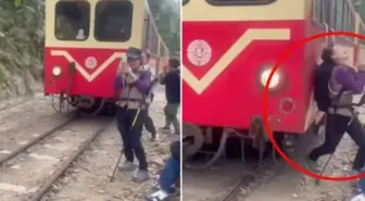 Raylarda selfie çekmeye çalışan turiste tren çarptı