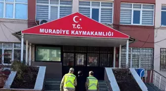 Muradiye'de Düzensiz Göçmen Operasyonu: 5 Yakalandı, 1 Tutuklandı