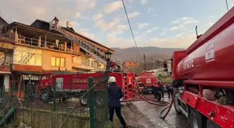 Bartın'da İki Evde Yangın: İtfaiye Müdahale Etti