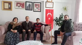 Kahramankazan Kaymakamı Parlar'dan tedavi gören şehit babasına ziyaret