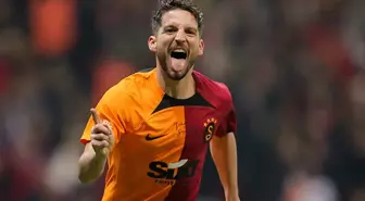 Dries Mertens bu kez sesi ile büyüledi