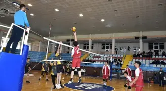 Reşit Karabacak Spor Lisesi, Voleybolda Hem Kızlarda Hem de Erkeklerde İl Şampiyonu Oldu