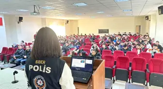 Samsun'da Öğrencilere Siber Güvenlik Eğitimi Verildi