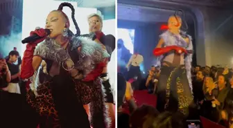 Konserde seyircinin sesinden korkan Hande Yener mikrofonu uzattığı gibi geri çekti