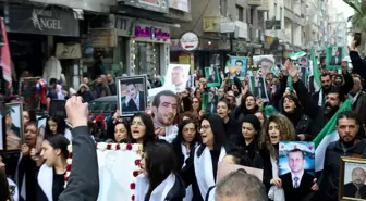 Dürziler Sednaya Hapishanesi'nde Ölen Yakınları İçin Gıyabi Cenaze Töreni Düzenledi