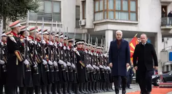 TBMM Başkanı Numan Kurtulmuş, Kuzey Makedonya Meclisi'nde Resmi Törende Karşılandı