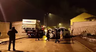 Yüksekova'da Trafik Kazası: 2 Yaralı