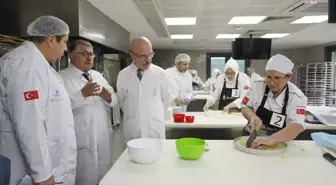 Kadınlar Arası Ev Baklavası Yarışması'nda Birinciliği Sema Balcı Kazandı