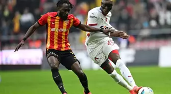 Galatasaray, Kayserispor'u İlk Yarımda 2-1 Geçti