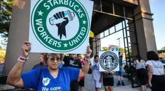 Starbucks Çalışanları Greve Gitti