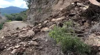 Kuşadası'nda Heyelan: Kurşunlu Manastırı Yolu Kapandı