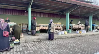 Eflani'deki Doğal Ortamda Beslenen Hindiler 550-600 Lira Arasında Satışta