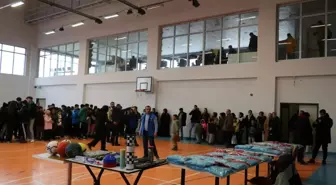 Patnos'ta Gençlere Spor Kıyafeti ve Malzeme Dağıtımı Yapıldı