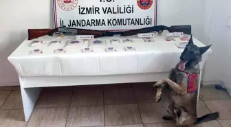 İzmir'de Uyuşturucu Operasyonu: 3 Gözaltı ve Silah Ele Geçirildi