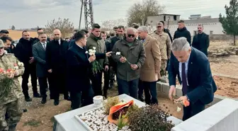 Şehit Piyade Sözleşmeli Er Cebrail Dündar Mardin'deki kabri başında anıldı