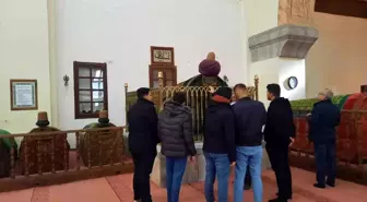 KYK Yurtları Öğrencileri Mevlevi Türbe Camii'ni Ziyaret Etti