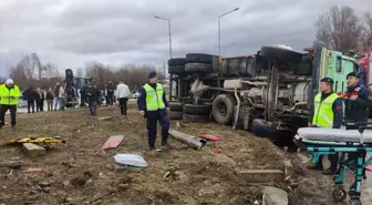 Afyonkarahisar'da Kamyon-Tır Çarpışması: 1 Ölü, 1 Yaralı