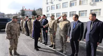 Bitlis Valisi Karakaya, Askerlerle Öğle Yemeğinde Buluştu